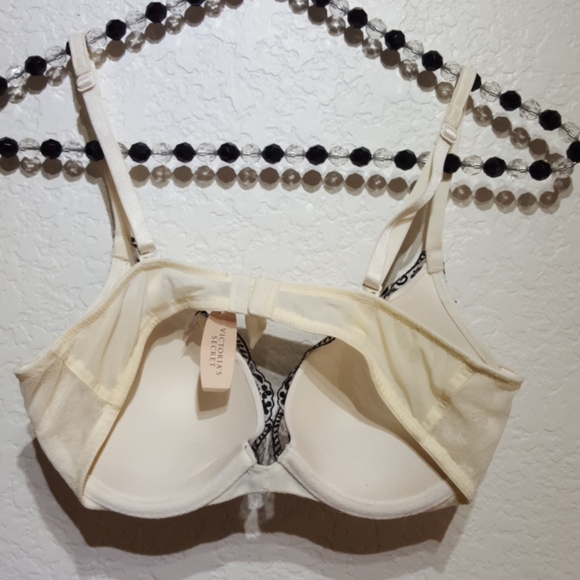 Victoria's secret push up 34C - Picture 2 of 4